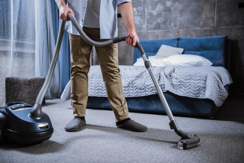 This is the dirtiest spot in your bedroom - and you don't even notice: 'Breeding ground'